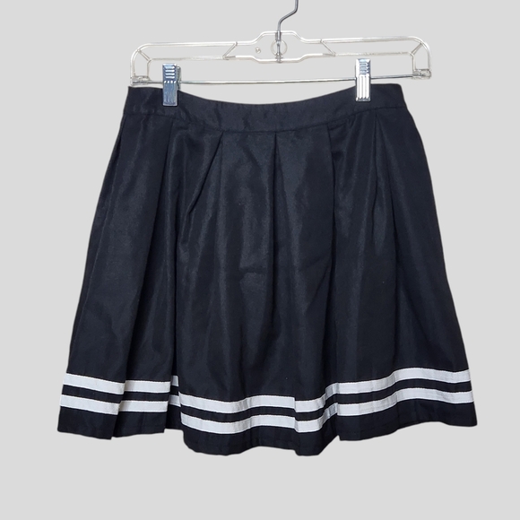 Hot Topic Dresses & Skirts - Hot Topic Black Cheer Skirt
